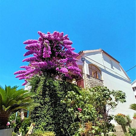 Apartman Nada Sali Exterior foto